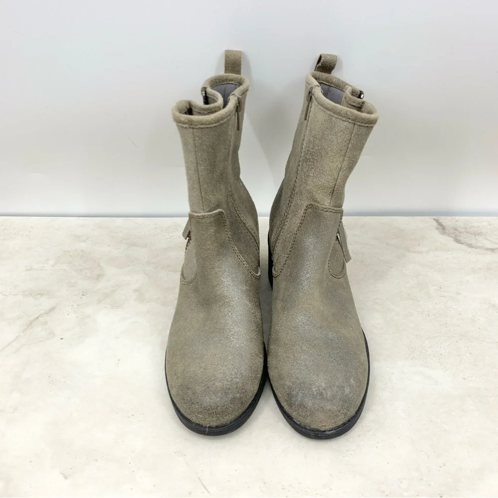 Clarks ankle bootie